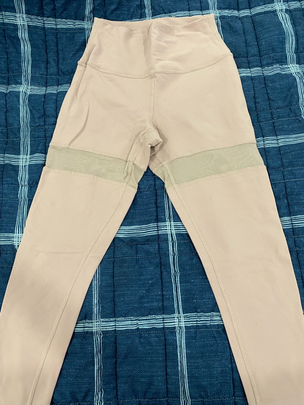 ALO Yoga High-Rise Leggings in Blush with Olive Accents